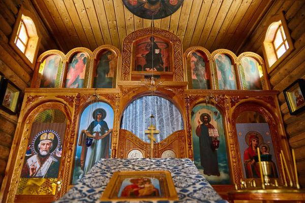 The iconostasis and lectern